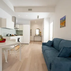 https://ancient-00153.it-romehotels.com